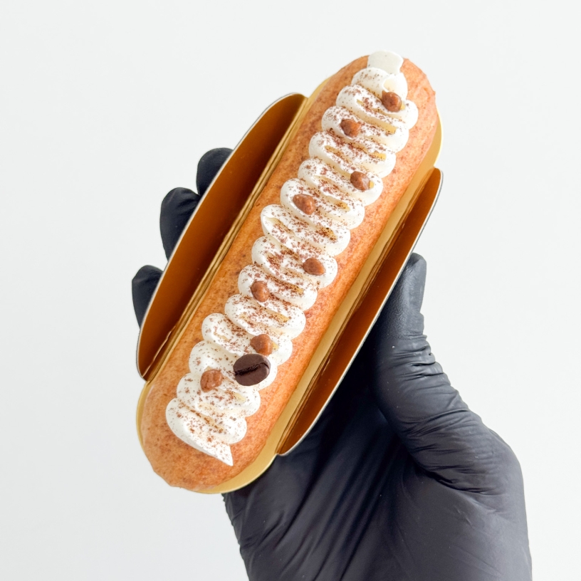 ECLAIR FAÇON LATTE MACHIATTO